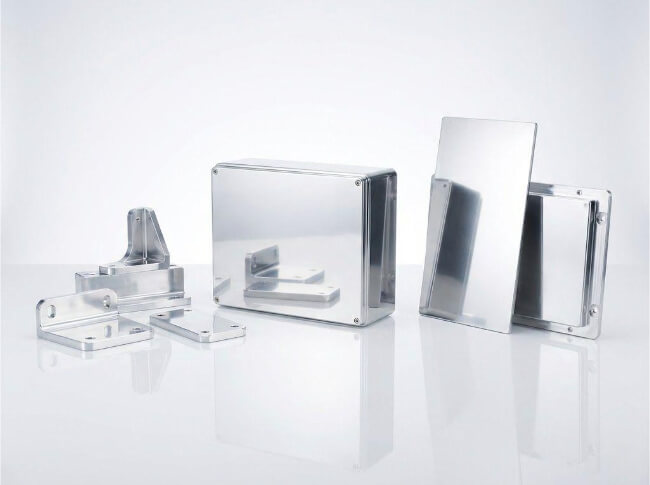 Espositore per componenti in alluminio con finitura a specchio