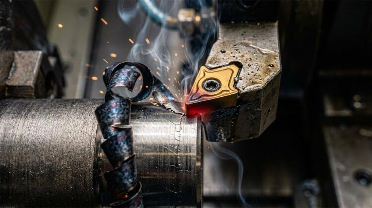 Die unausweichliche Hitze Eine Mikro-Perspektive auf das Schneiden von Titan