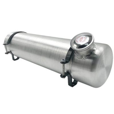 Алюминиевый конец заполняет топливный бак